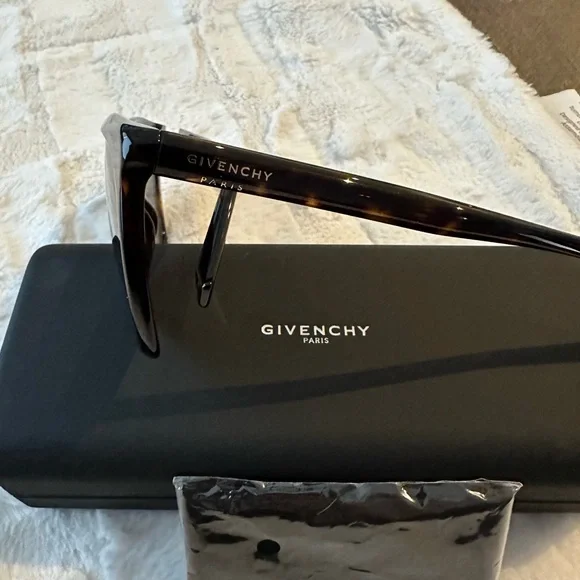 Givenchy Tortoise Shell Sunglasses - Picture 6 of 7